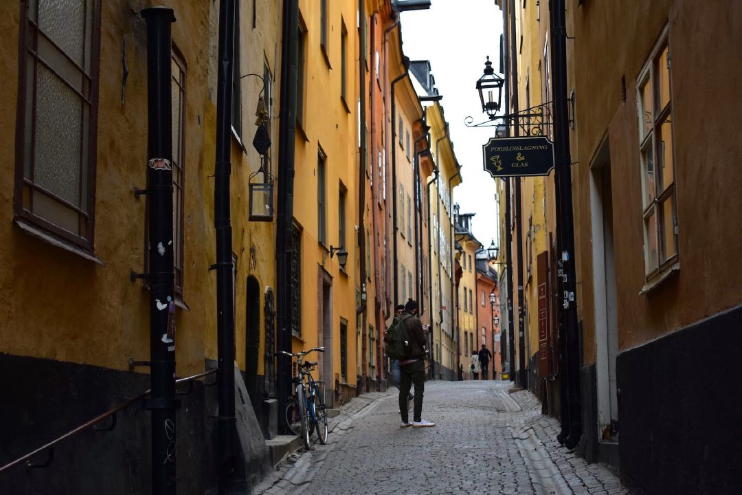 Jalan Prästgatan di Gamla Stan, tepat di belakang Stortorget