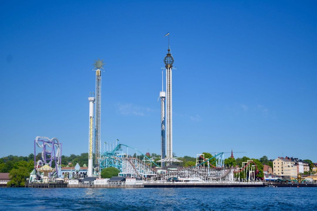 Gröna Lund dibuka pada akhir abad ke-19, menjadikannya taman ria tertua di Swedia.