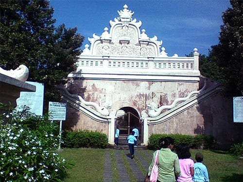 Gapuro Panggung Tamansari.