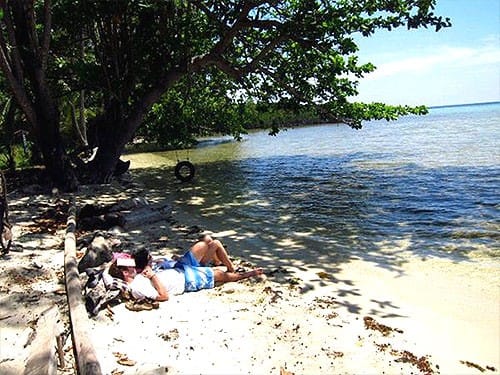 Bersantai di Pulau Biawak.