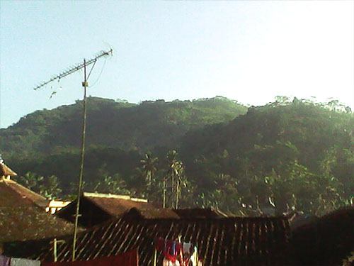 Suasana pagi hari di Kampung Gandasoli.